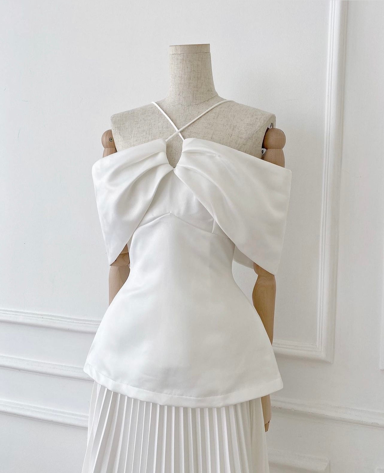 A Showse White